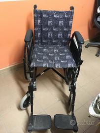 Carrozzina pieghevole Surace