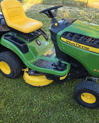 Trattorino tagliaerba John deere x146R 