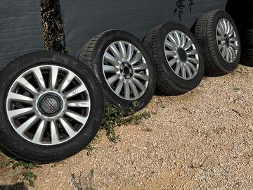 Cerchi e gomme Fiat 500 205/55/16