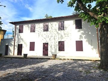 Villa di 200 m² con 5 locali e box auto a Lesignan