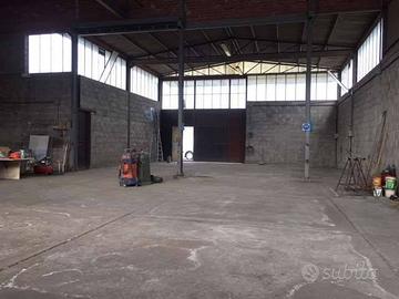 Immobile di 400 m² con 1 locale a Capannori