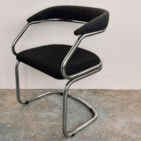 Poltroncina cantilever vintage in tubolare (‘70)