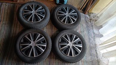 Pneumatici / Gomme Invernali con Cerchi in Accaio