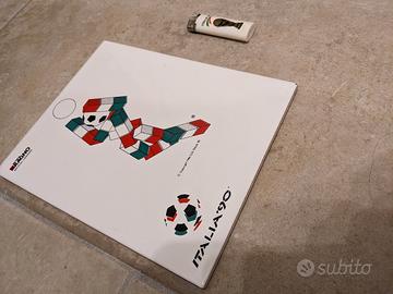 Piastrella calcio mondiali italia 90 + accendino