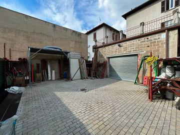 Immobile di 208 m² a Calolziocorte