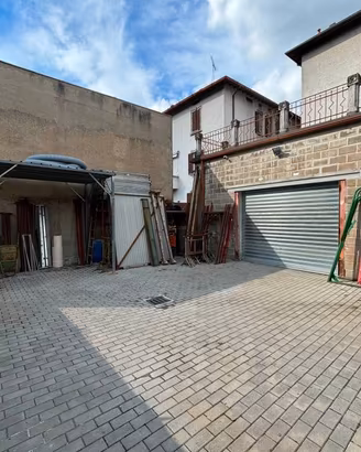 Immobile di 208 m² a Calolziocorte