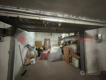 Box/Posto auto Bari [boxpucciniVRG]