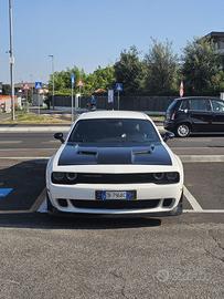 Dodge challenger 5.7 v8