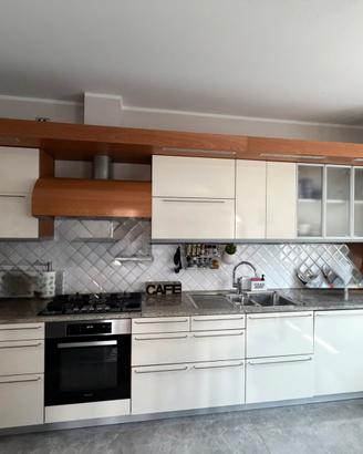 Cucina valcucine in legno di faggio