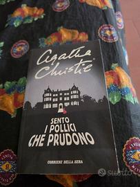 Sento i pollici che prudono - A. Christie.