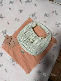 Borsa bianco panna miu miu