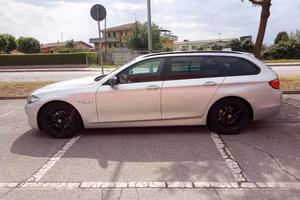 BMW f11,520 D,2013