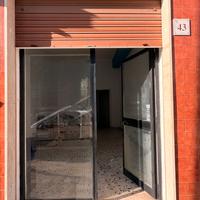 Barcellona P.G. - Locale commerciale piazza Alfano