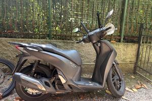 SH 125  nero 2014