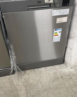 Lavastoviglie beko nuova con difetto estetico