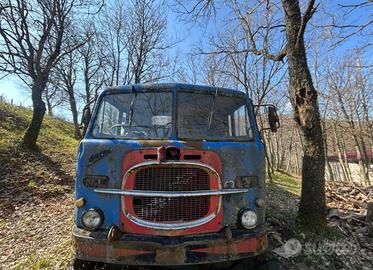Camion d’epoca FIAT 682