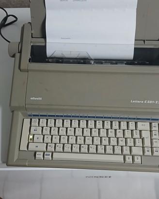 macchina da scrivere olivetti 