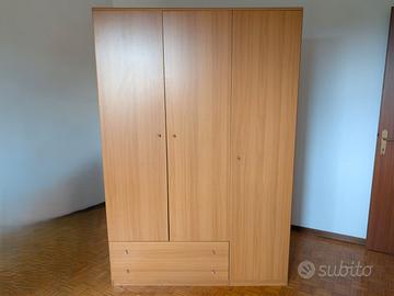 Armadio in Legno a 3 Ante con Cassetti
