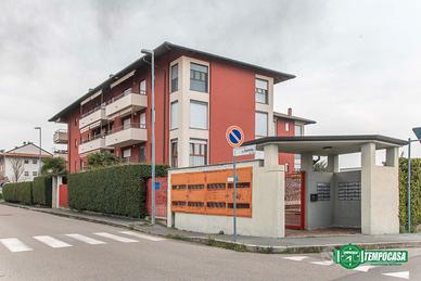 Tre locali in contesto ristrutturato con box e can