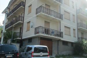 Monterosso Grana bilocale arredato con posto aut