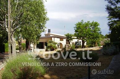 Villa di 192 m² con 4 locali a Andria