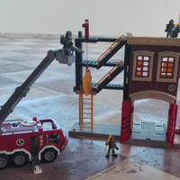 Caserma pompieri fisher price giocattolo