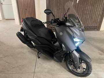 x-max 300 tech