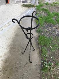 Porta vaso in ferro battuto