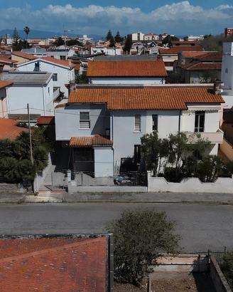 Villa in Viale Repubblica con cortile e veranda