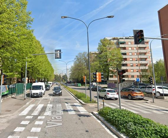 Pentalocale con balcone e posto auto