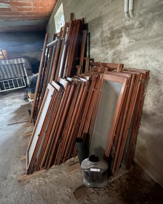 Serramenti in legno con vetri