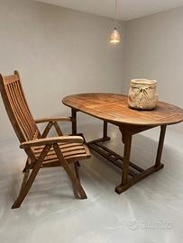 Tavolo in legno con 6 sedie