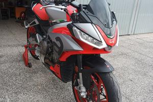 Aprilia tuono 660