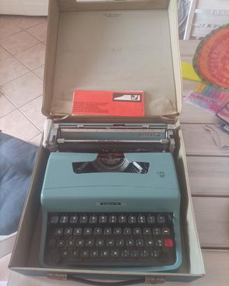 macchina da scrivere Olivetti Lettera 32 