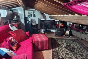 Appartamento con Sottotetto, Terrazzo e Posto Auto