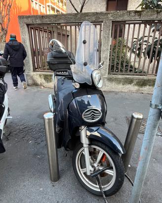 Scooter scarabeo 200