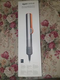 Dyson Airstrait