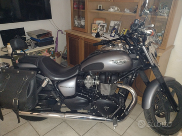 Triumph Speedmaster 900