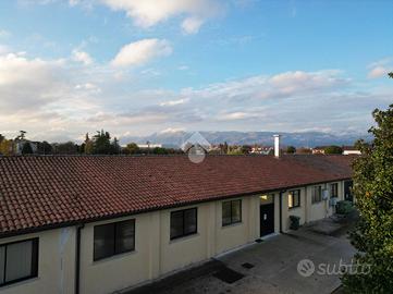 CAPANNONE A SANDRIGO