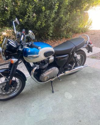 TRIUMPH Bonneville T100 pochi Km