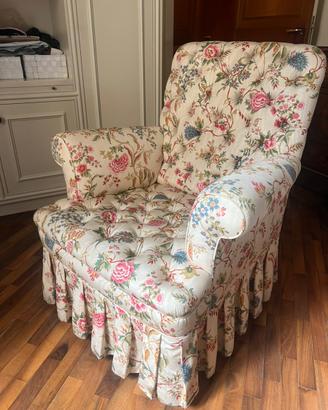 Poltrona imbottita stile classico, molto comoda