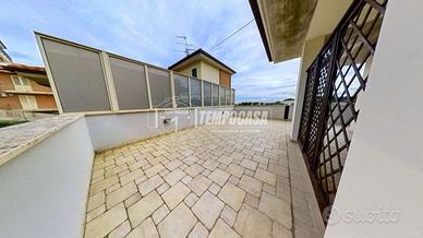 ATTICO CON TERRAZZO E GARAGE