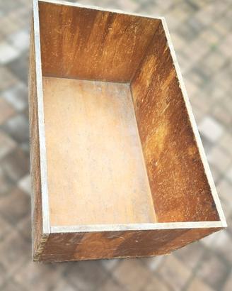 cassa in legno con ruote