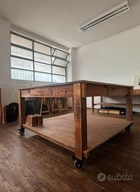 Tavolo da lavoro in legno