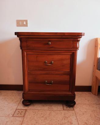 Comodino in legno