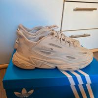 Scarpe Adidas Ozweego mai usate