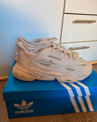 Scarpe Adidas Ozweego mai usate