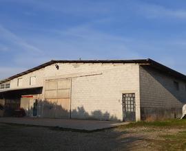 Stalla- ricovero per attrezzature agricole