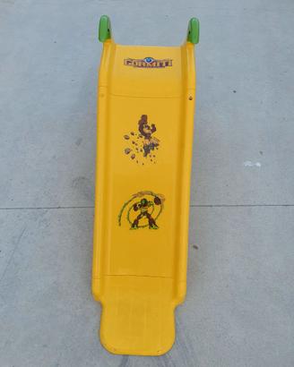 scivolo per bambini a tema Gormiti.