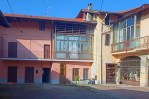 CASA SEMINDIPENDENTE A CARNAGO